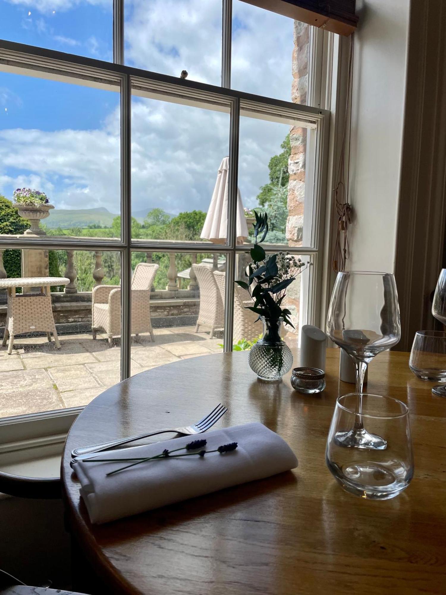 Peterstone Court Country House Restaurant & Spa Brecon Esterno foto