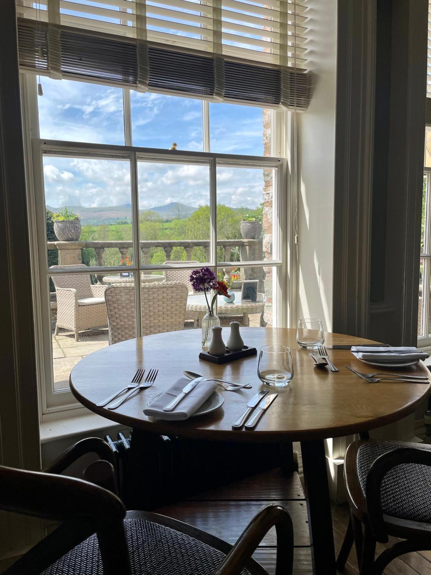 Peterstone Court Country House Restaurant & Spa Brecon Esterno foto