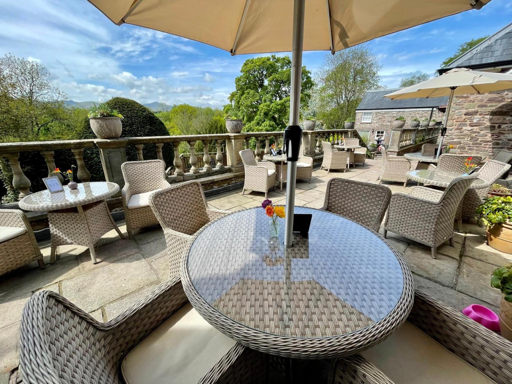 Peterstone Court Country House Restaurant & Spa Brecon Esterno foto